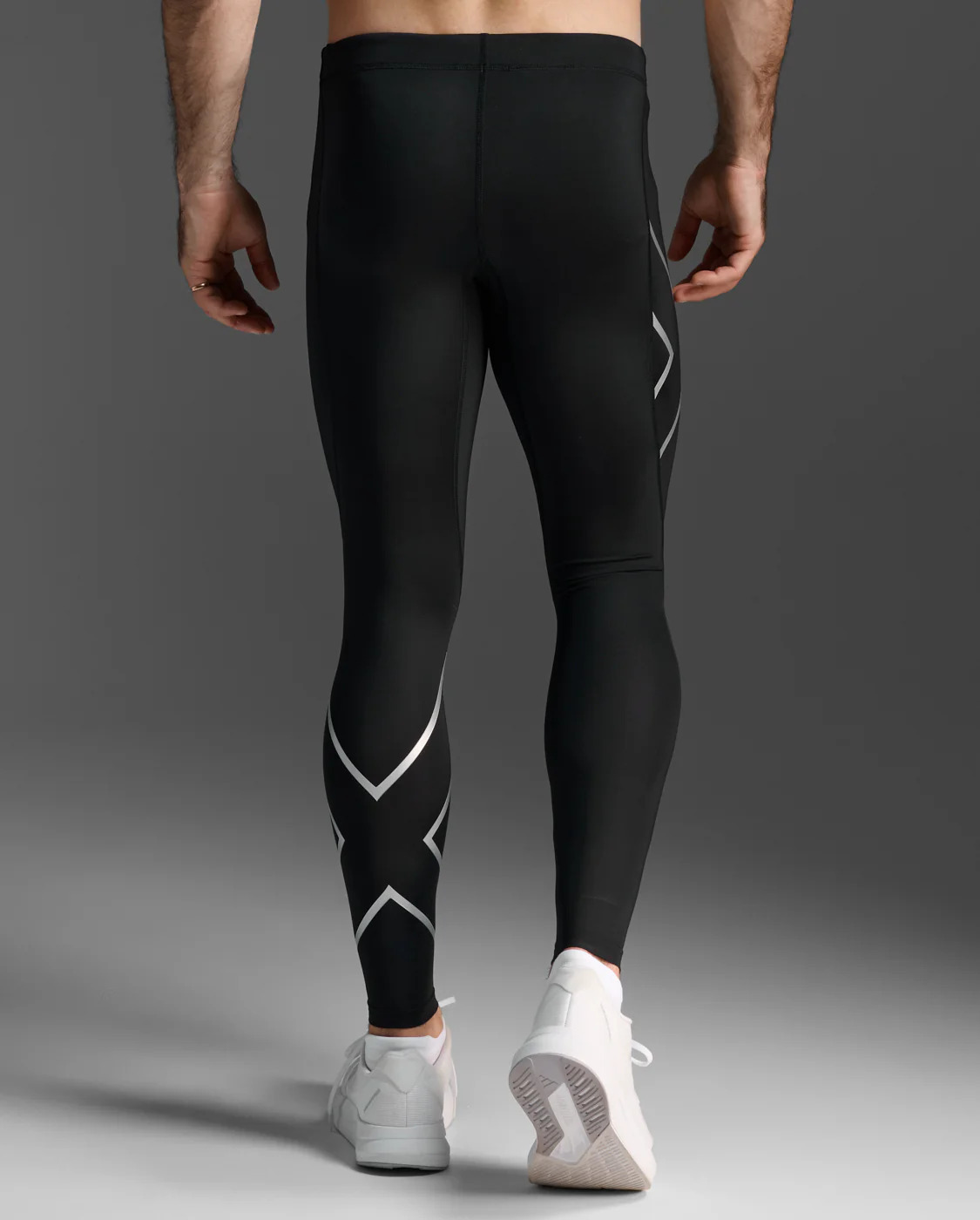 Side profile of the full-length compression tight