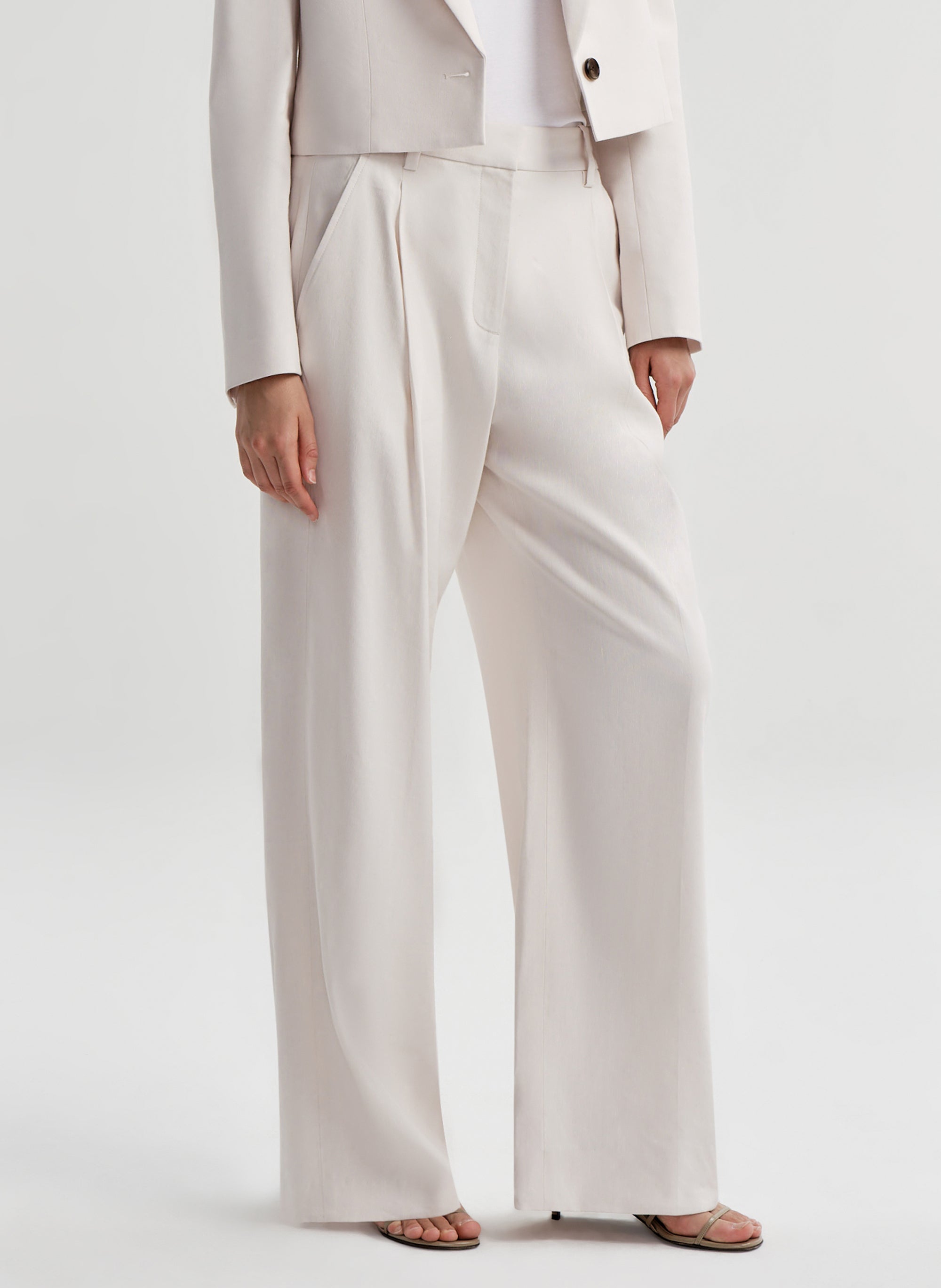 Winston Linen Pant — back or side view