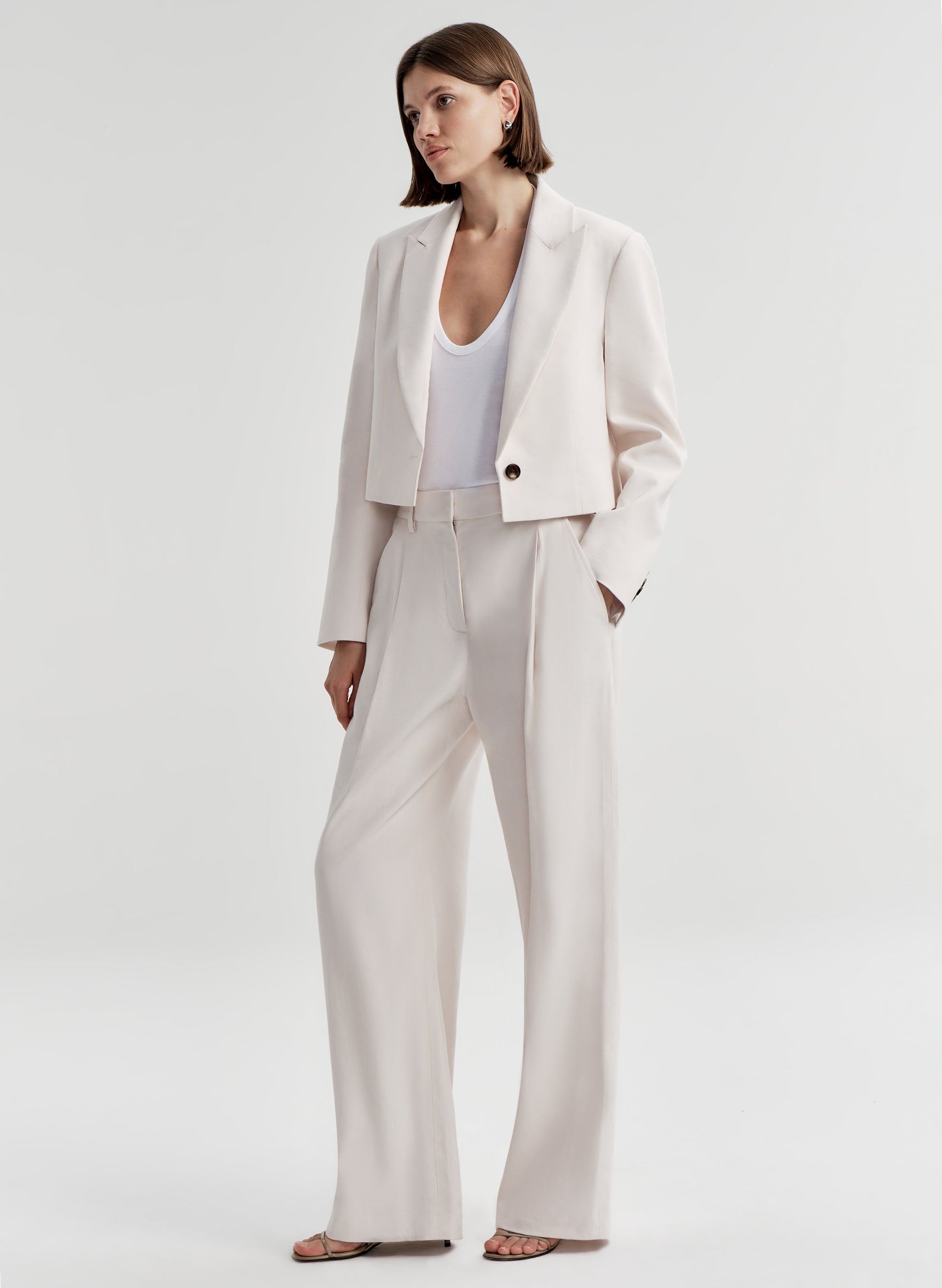Winston Linen Pant — detail closeup