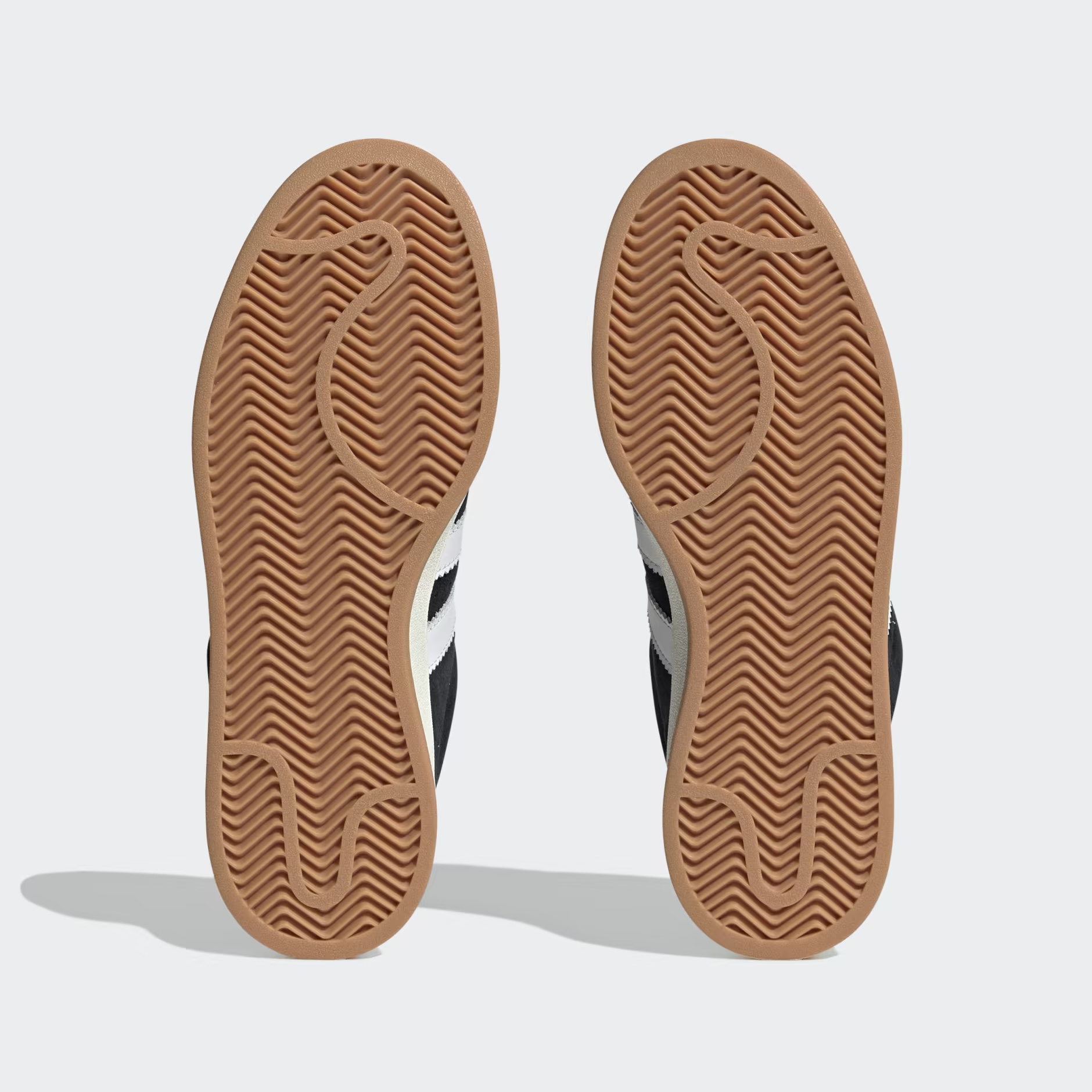 Gum outsole detail