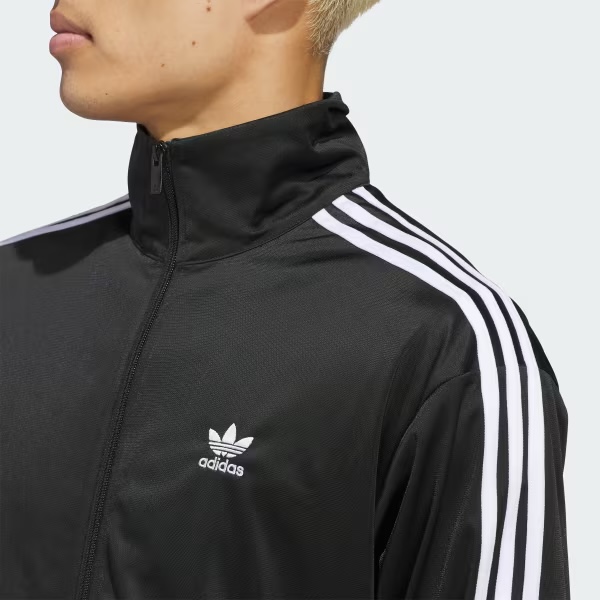 Collar and Trefoil detail