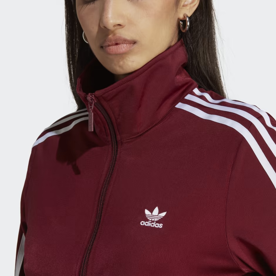 Burgundy on-model colourway