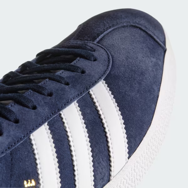 Top view of the lace line