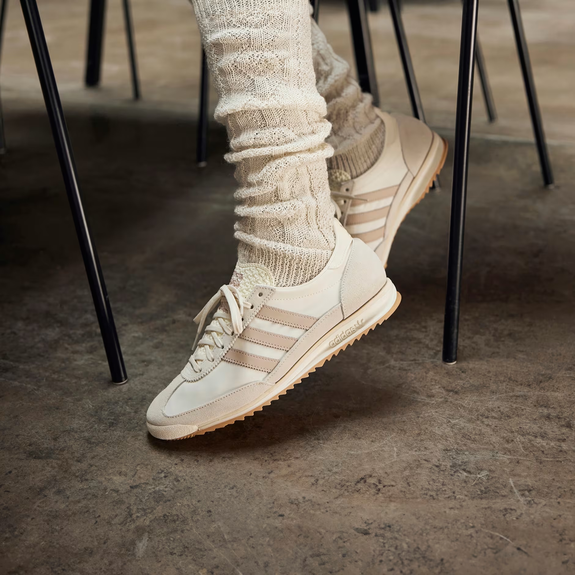 On-foot lifestyle view