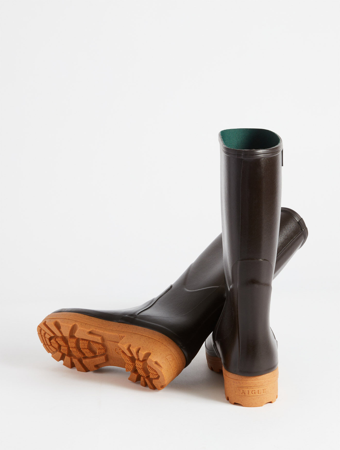side profile of work-boot shaft