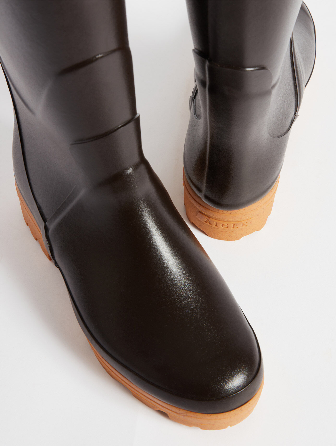 close-up of toe and outsole