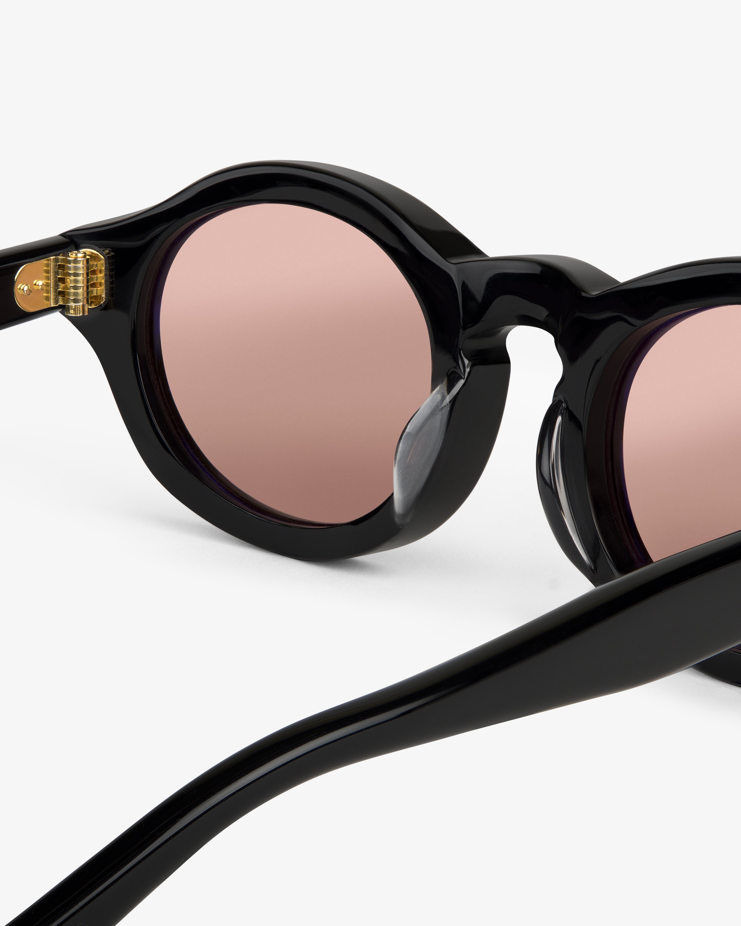 Onásis Sunglasses — construction detail