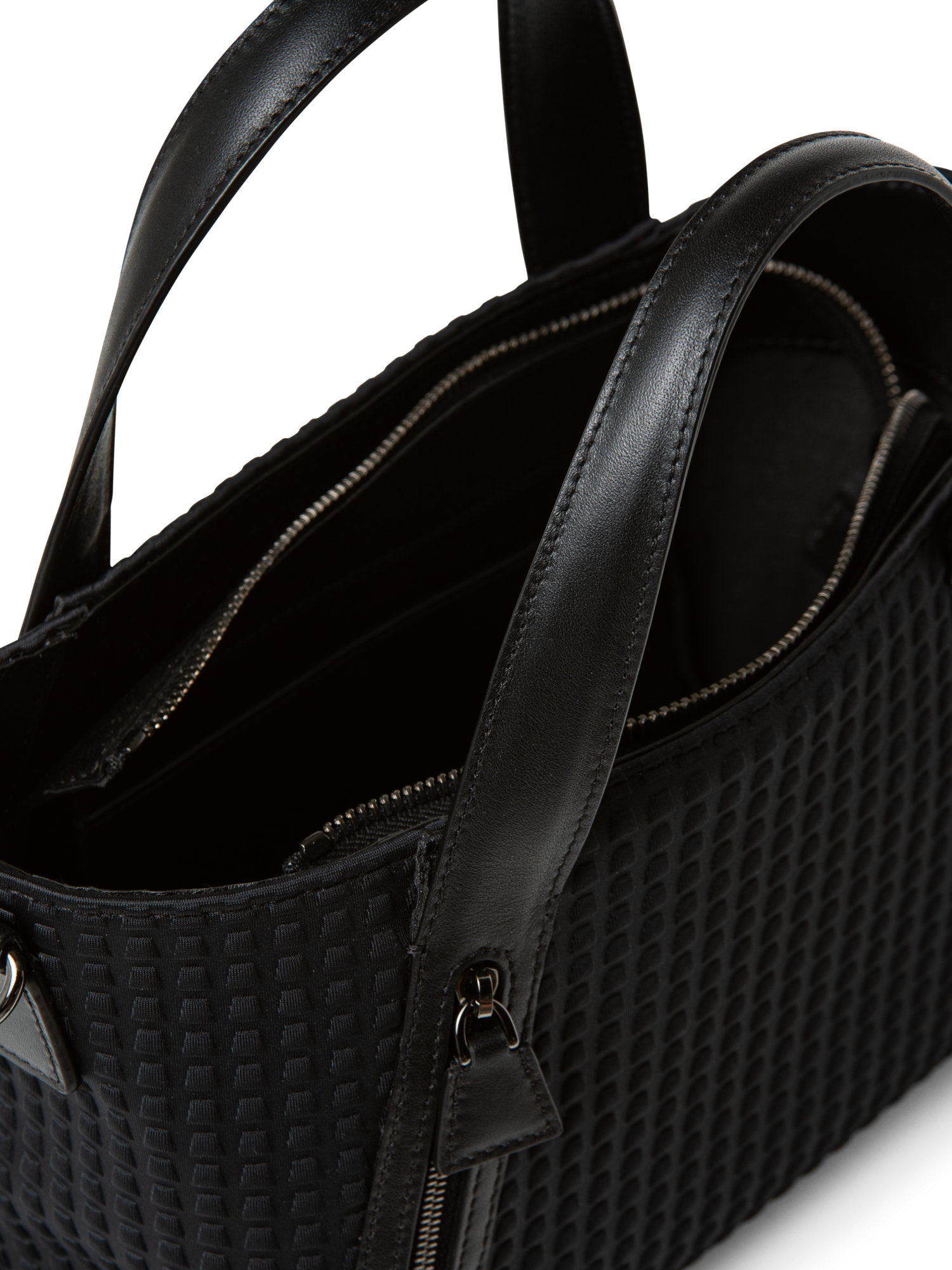 Exterior pouch detail