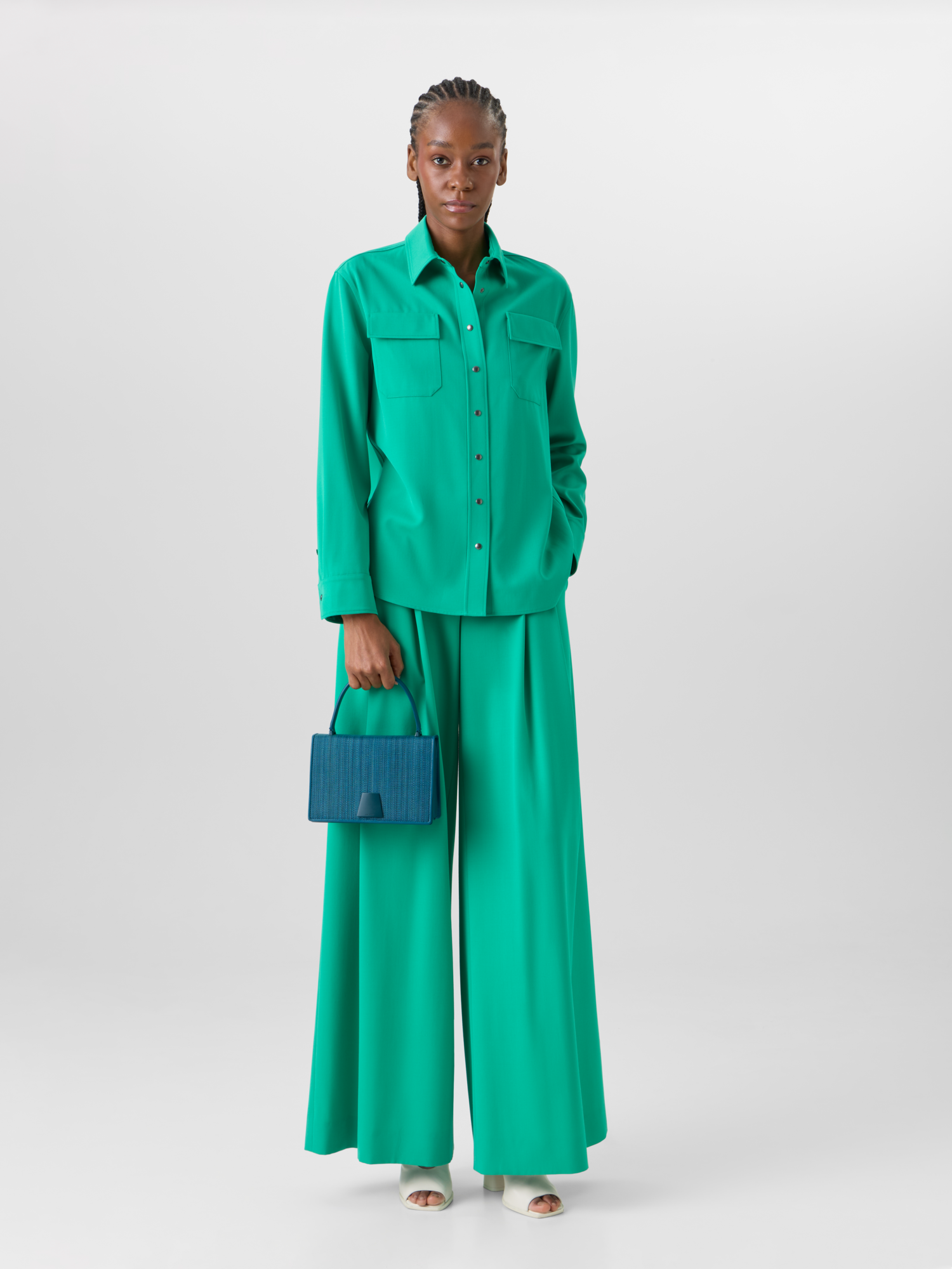Structured top-handle silhouette