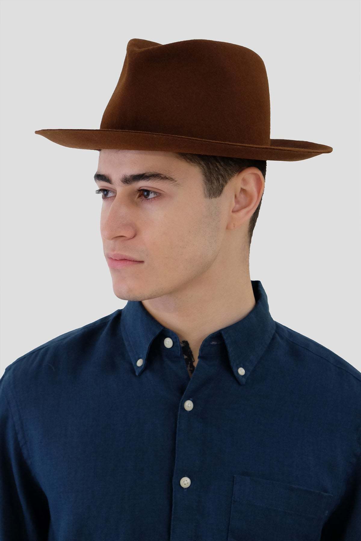 profile view of the crown and brim