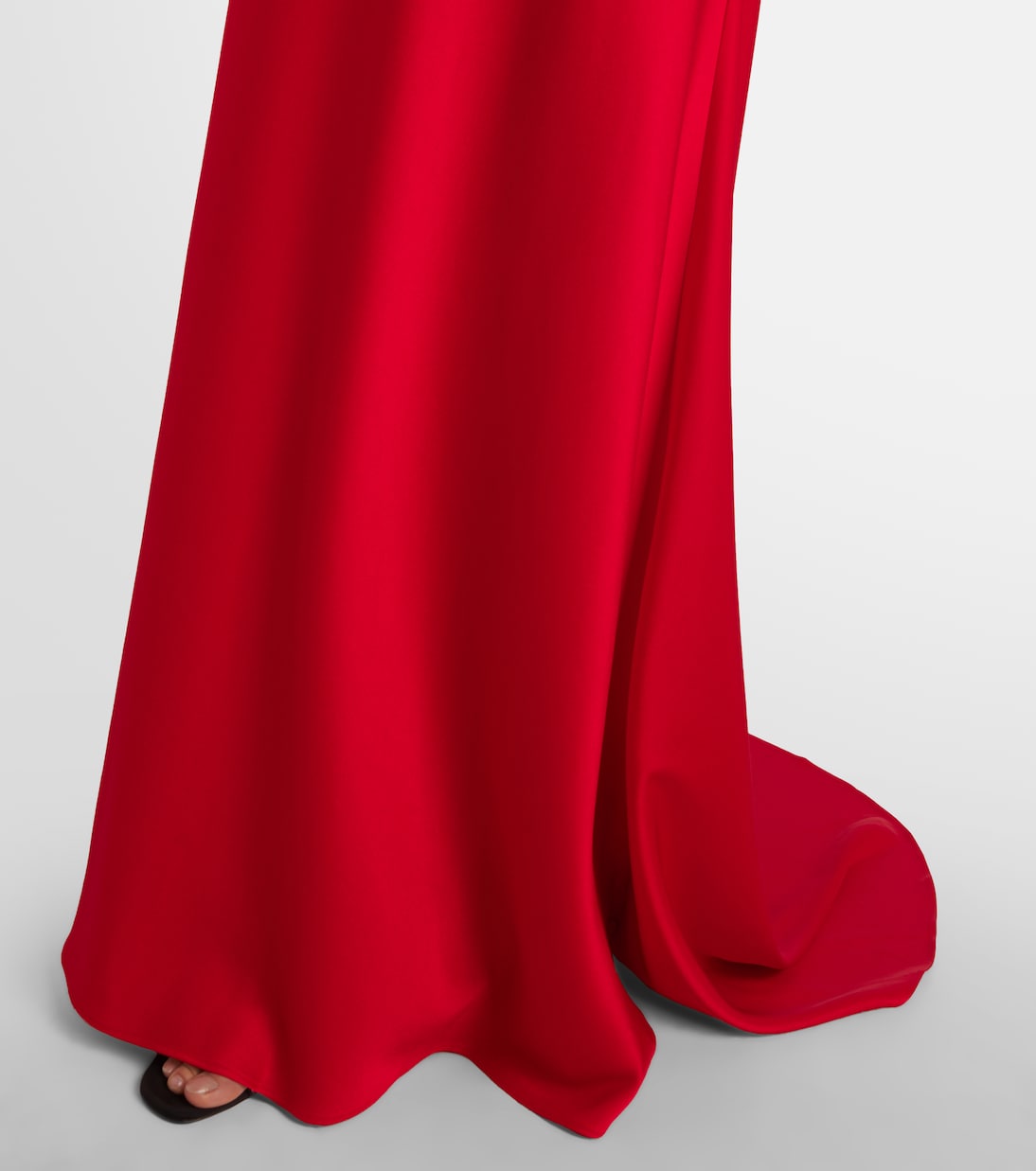 fluid skirt detail