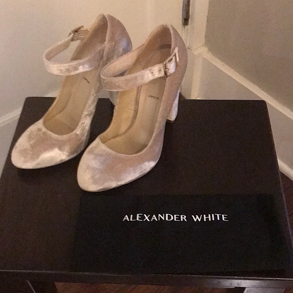Cream pair with box