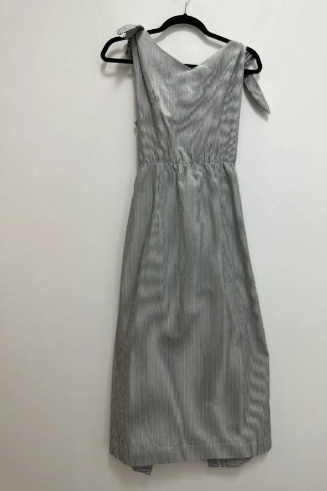 Hanger back view