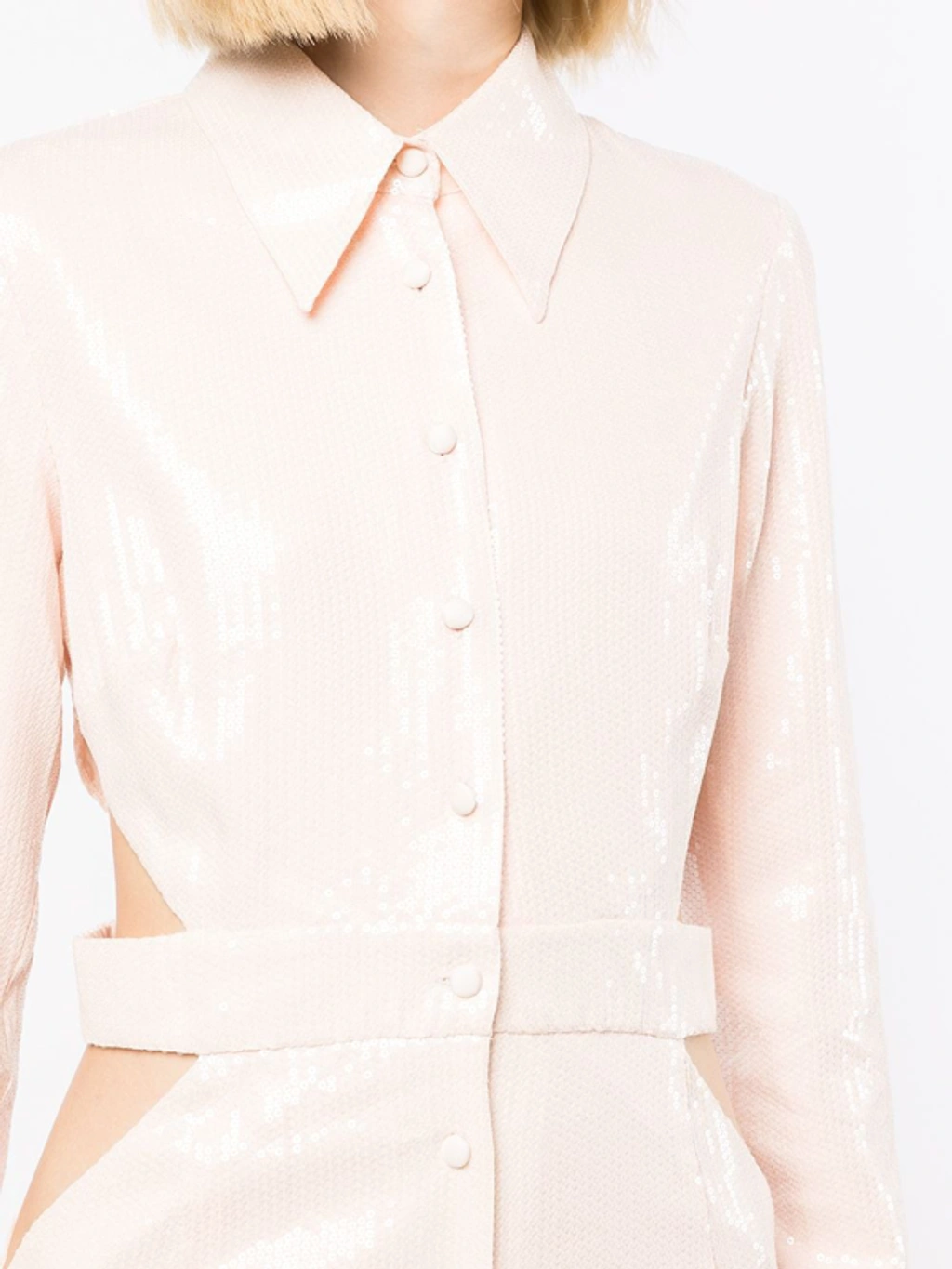 Close-up on collar, buttons and side cut-outs