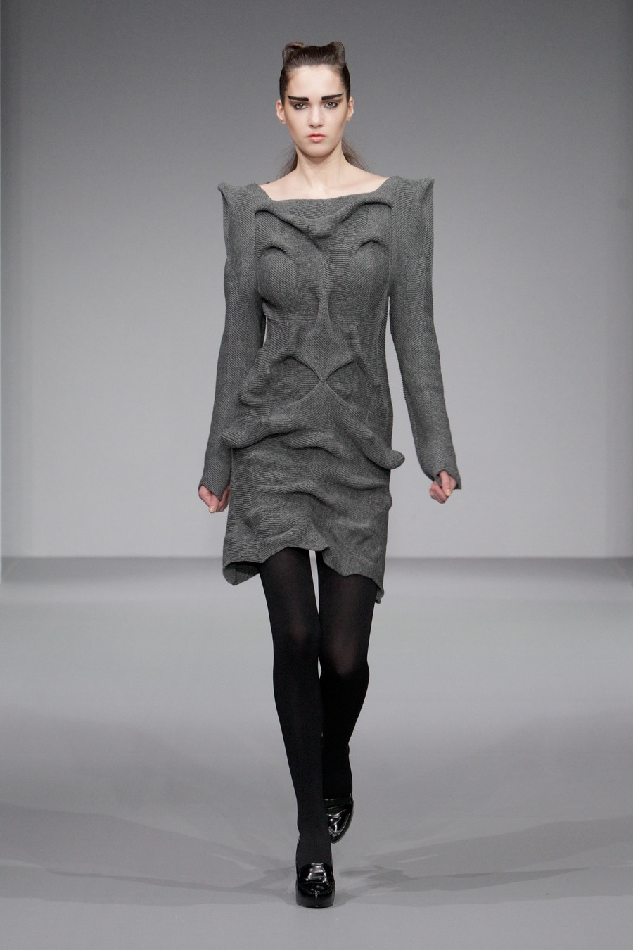 bold geometric knit look 2