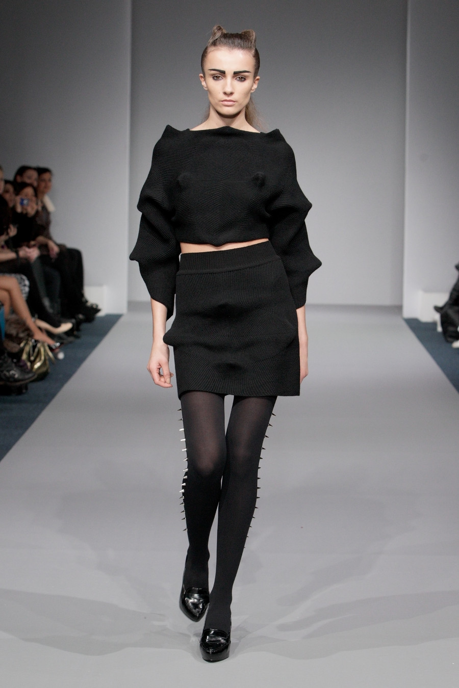 bold geometric knit look 4