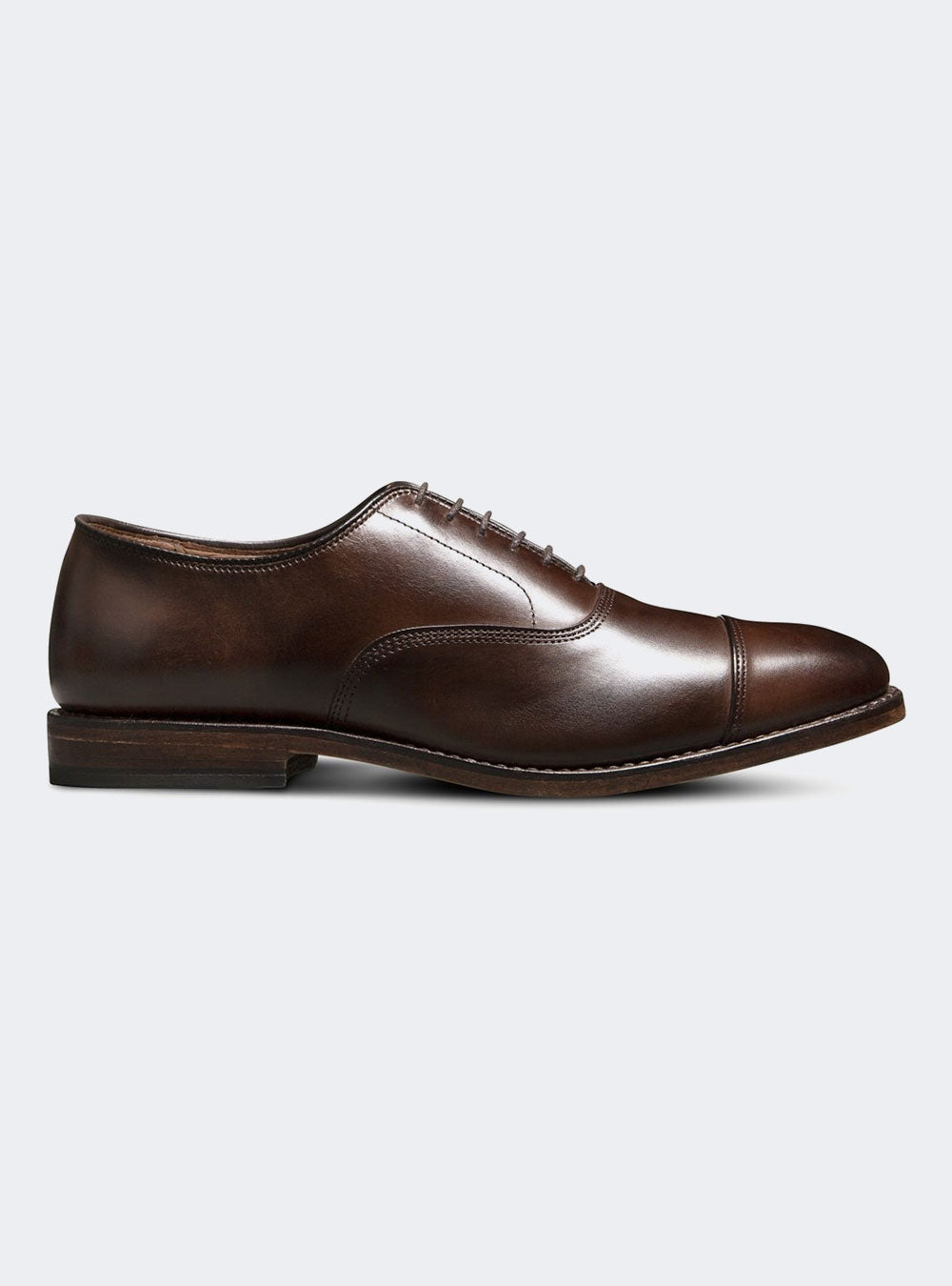Mahogany upper detail and lacing line