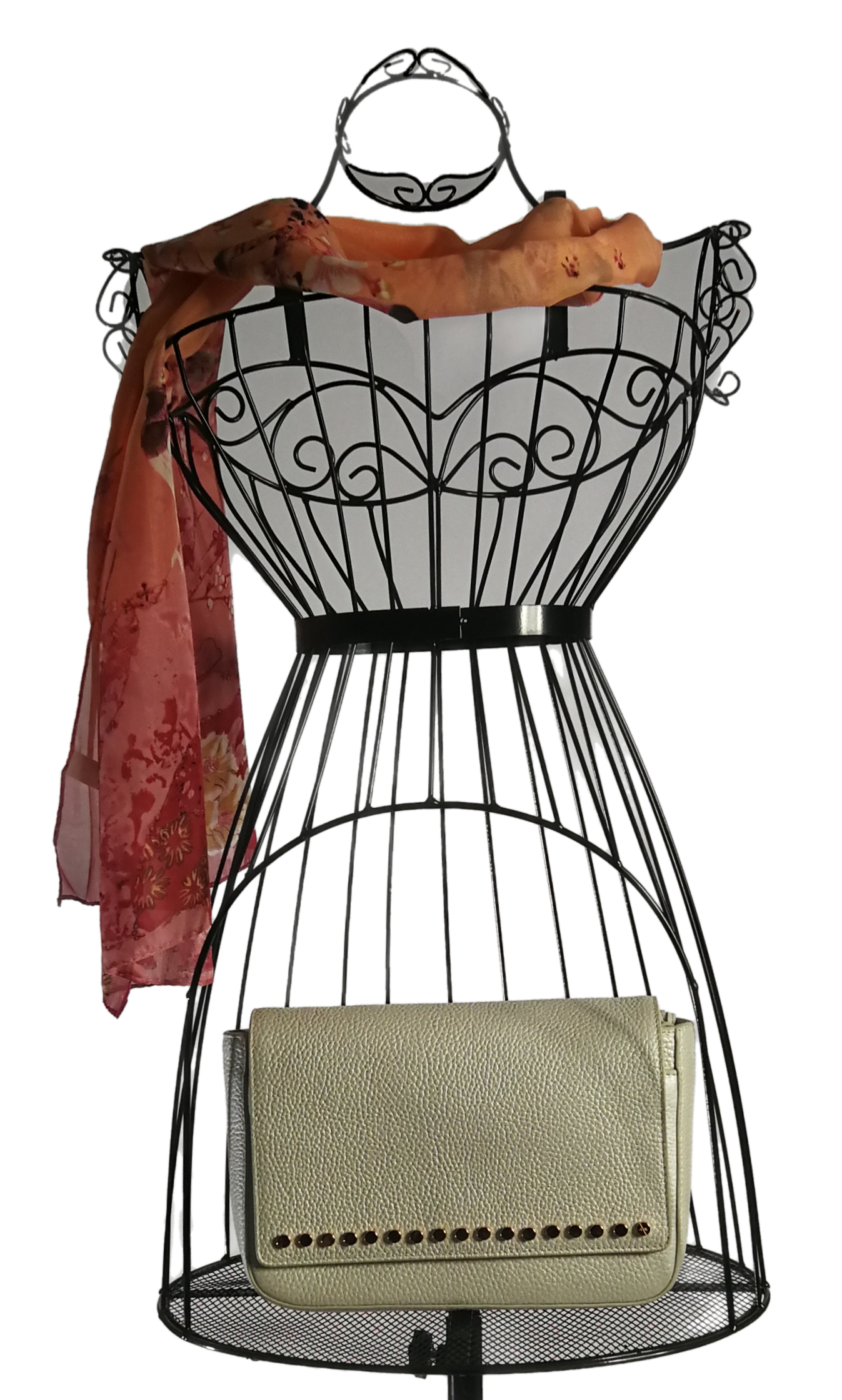 Back view of the compact Carter shape
