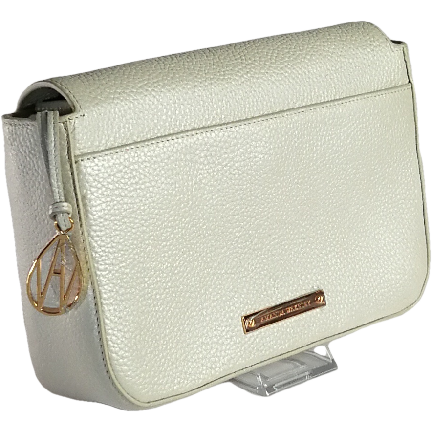 Front view of the flap and studded edge
