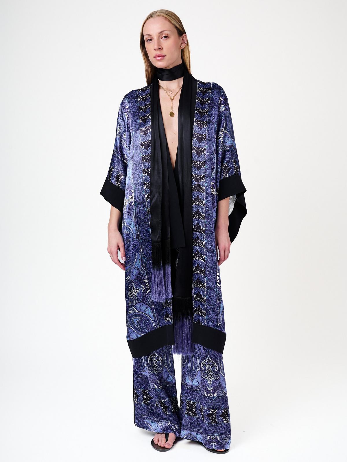 Side view showing the tied waist
