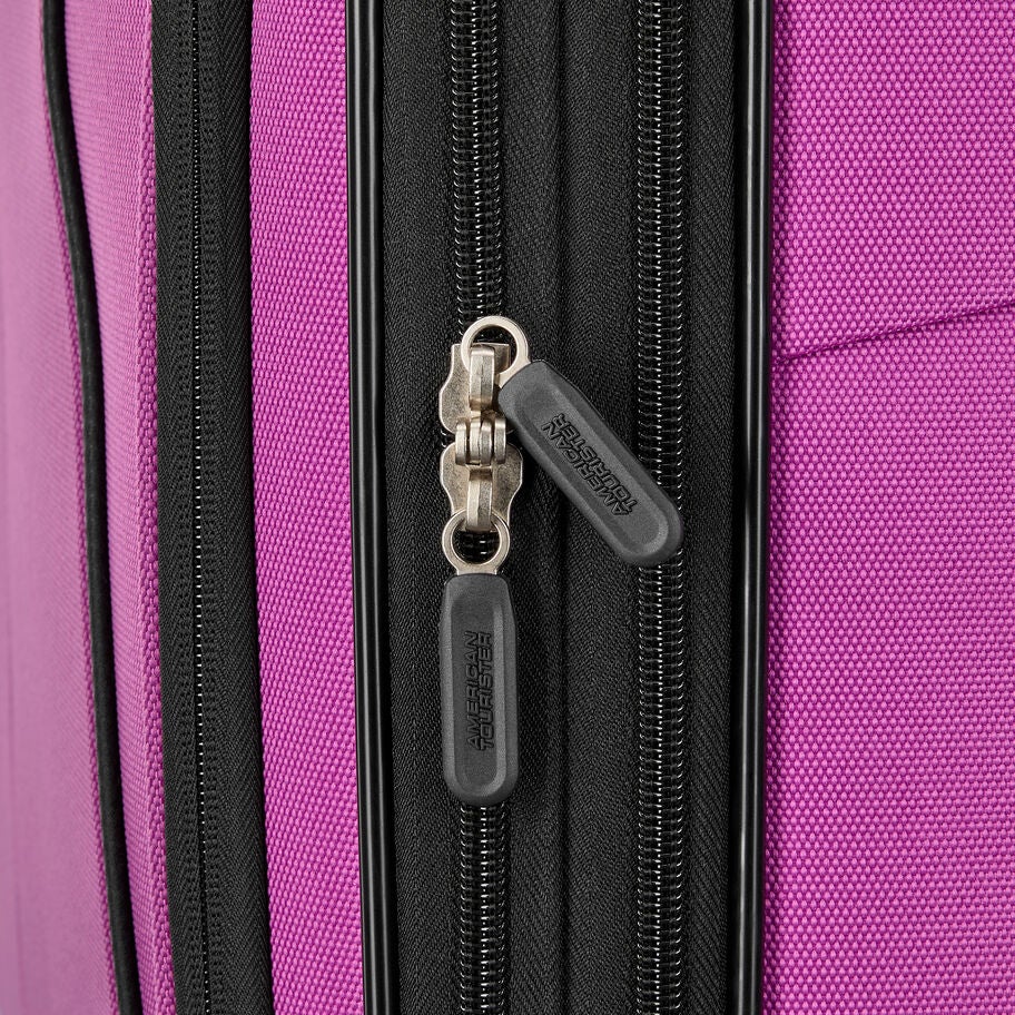 Zipper and fabric detail