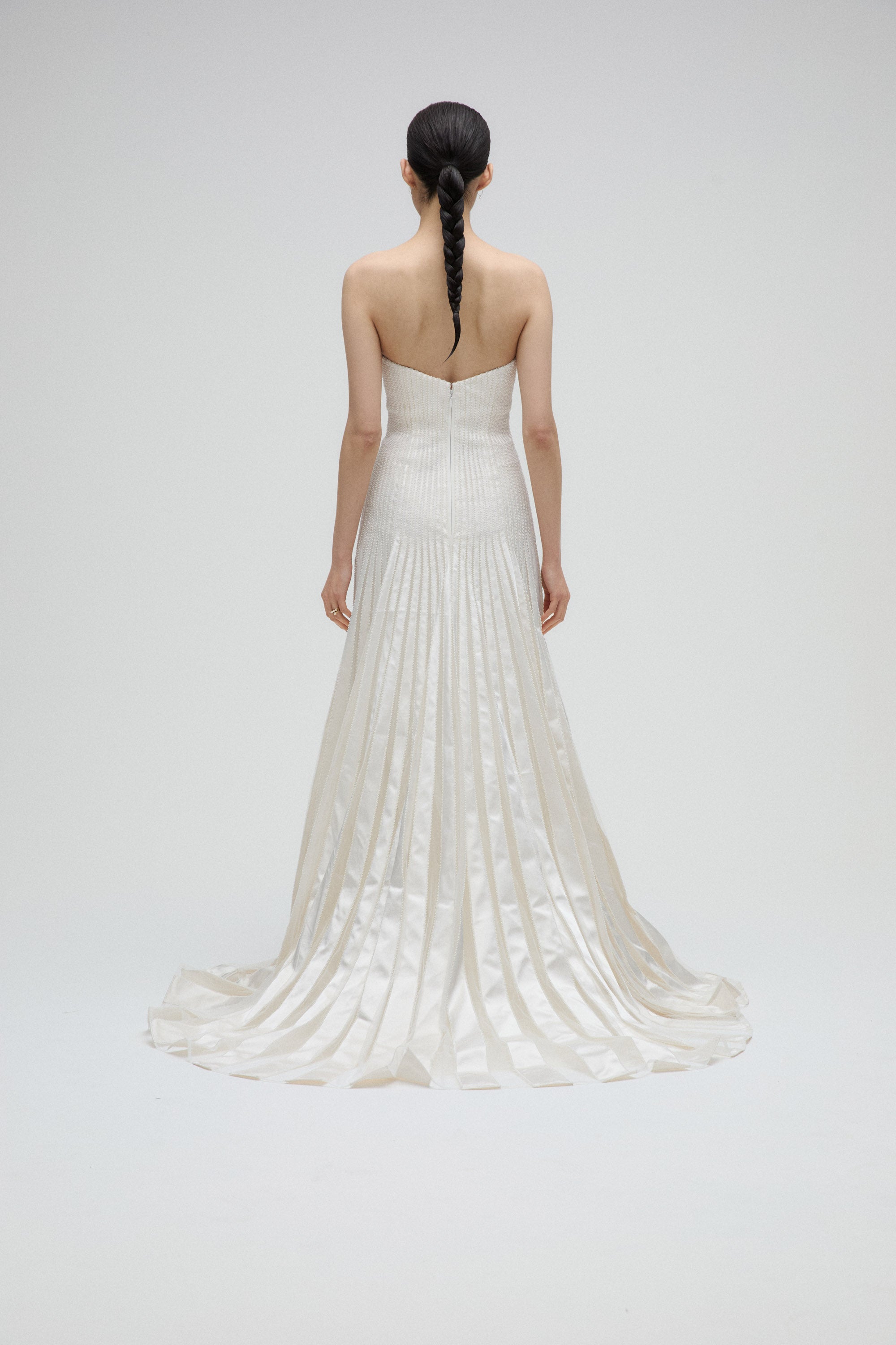 Back view from the official product gallery