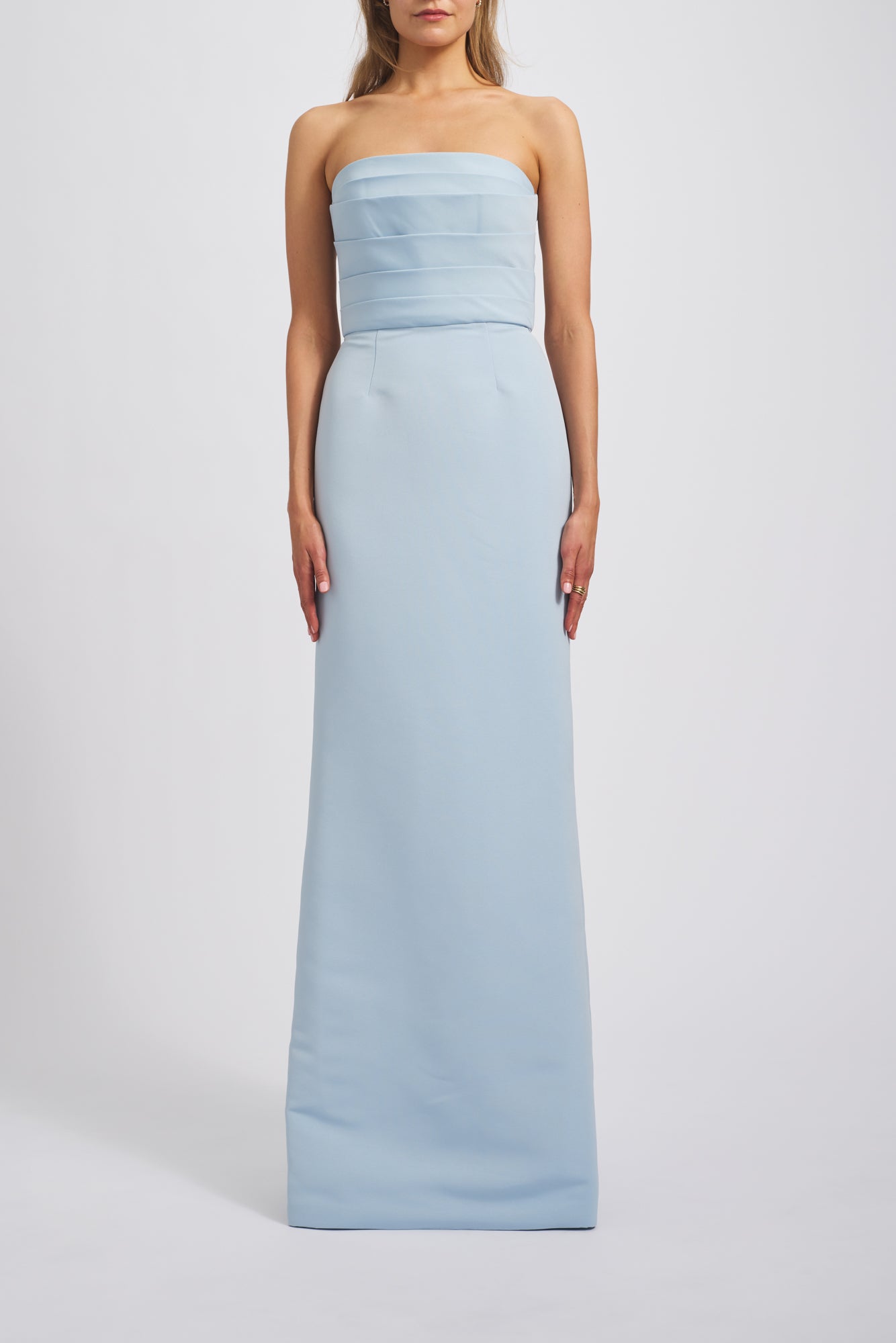 Front view with the neckline and bodice