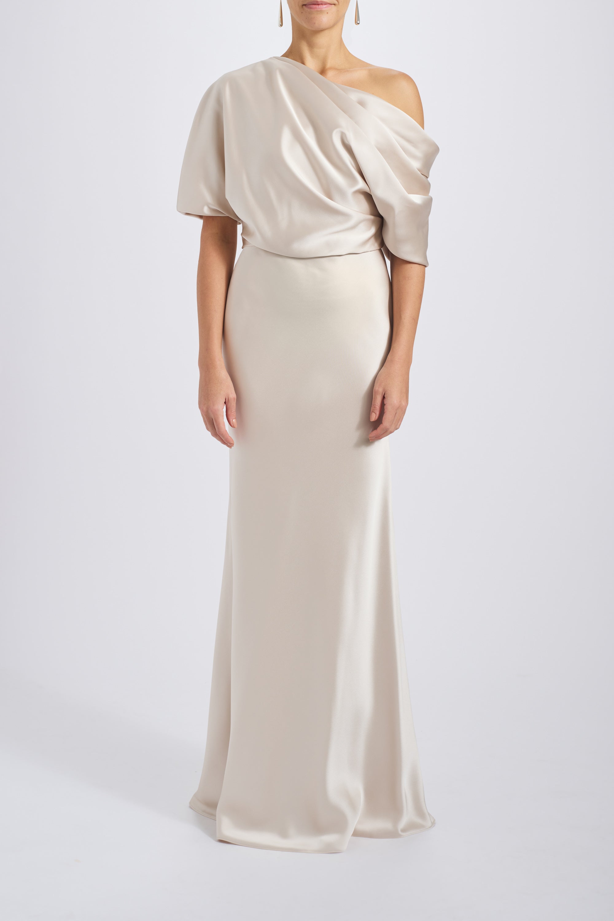 Front view with the neckline and bodice