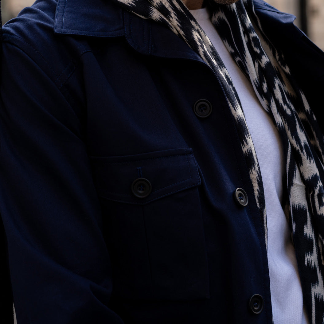 Close view of collar and zip pocket