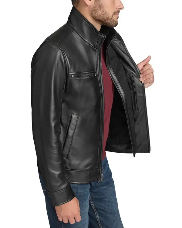 zip and collar detail