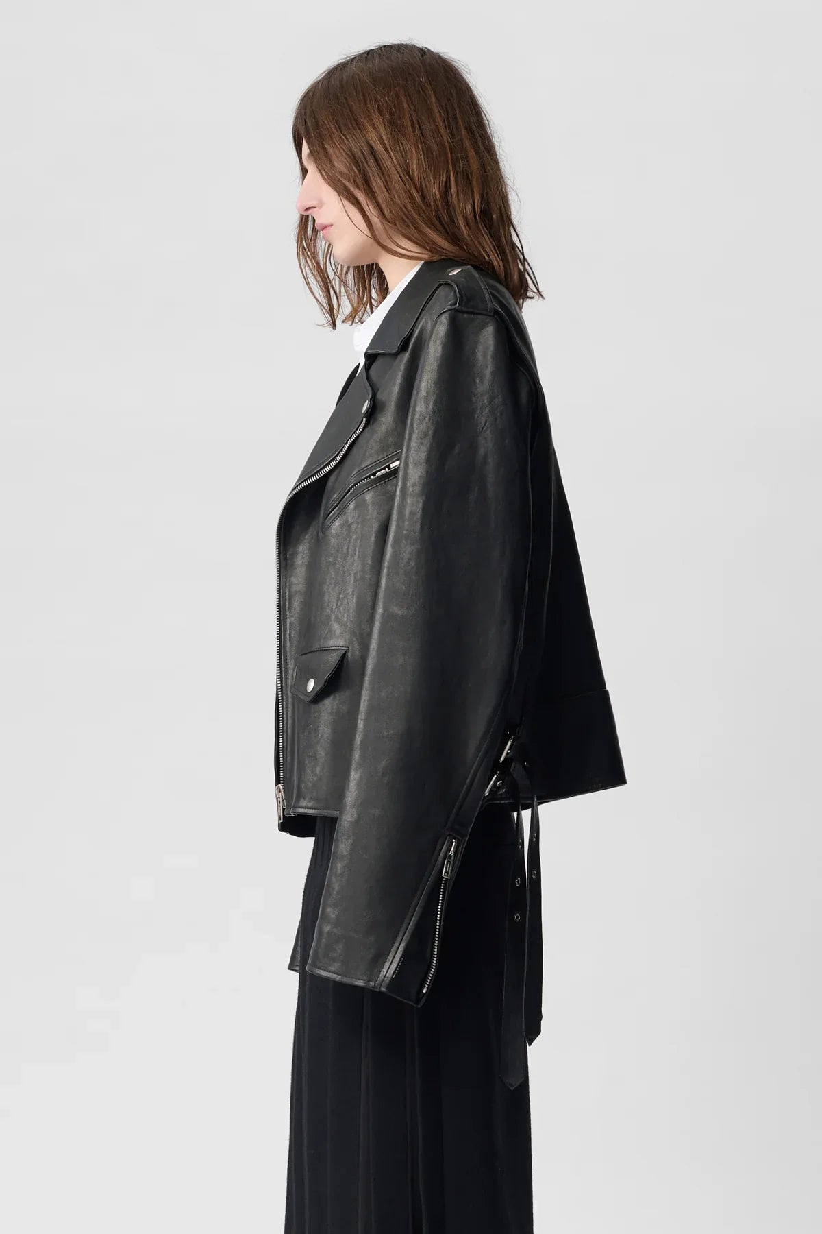 Side view of the oversized cut