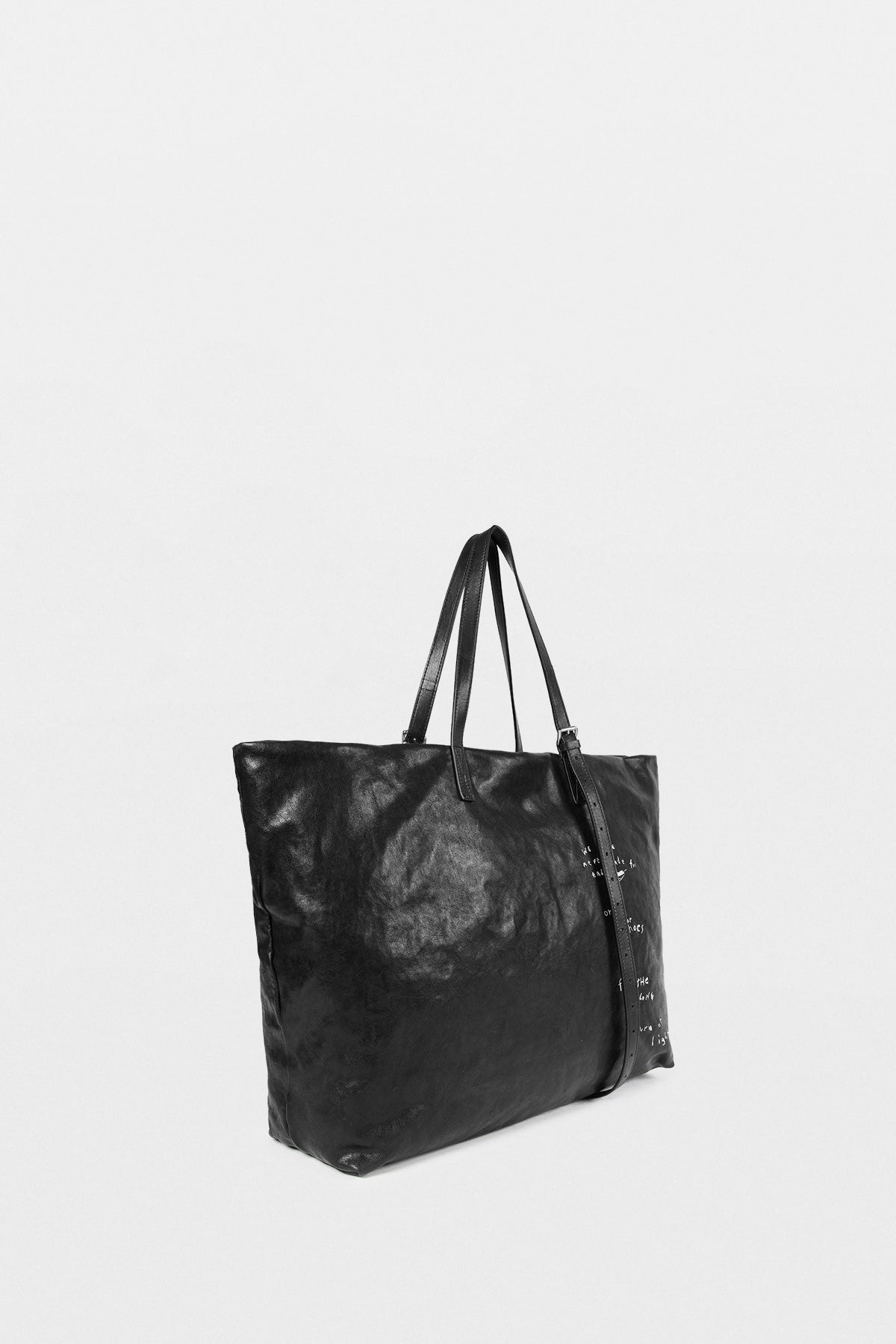 Structured tote side view