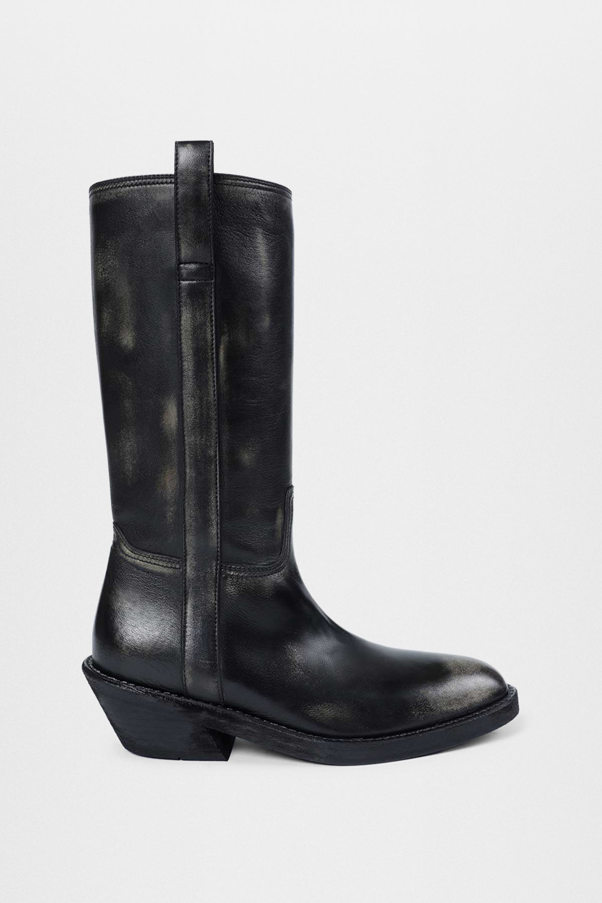 Side profile with western heel