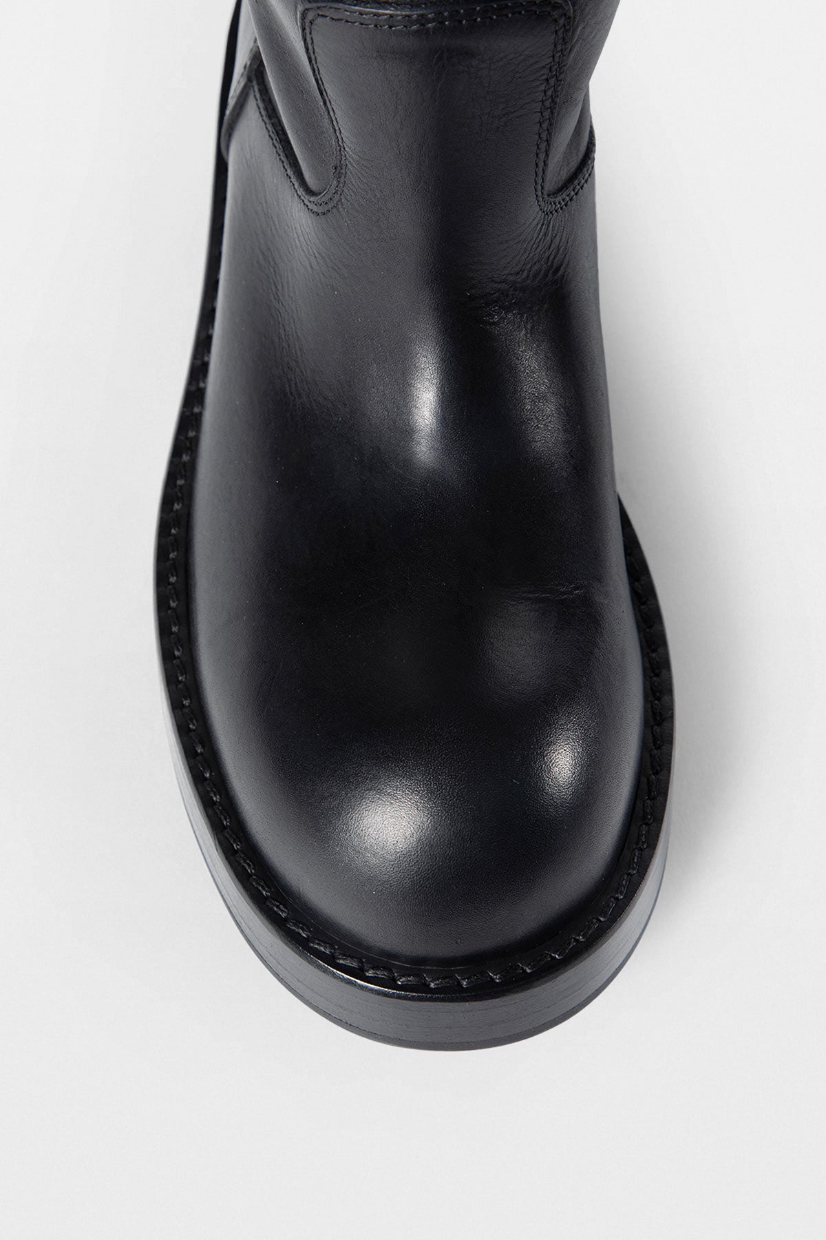 Rounded toe and sole closeup
