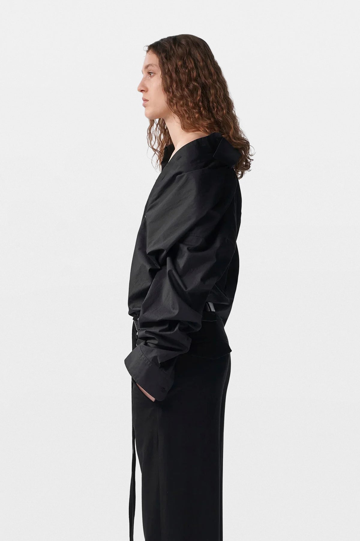 Side view of dropped shoulder