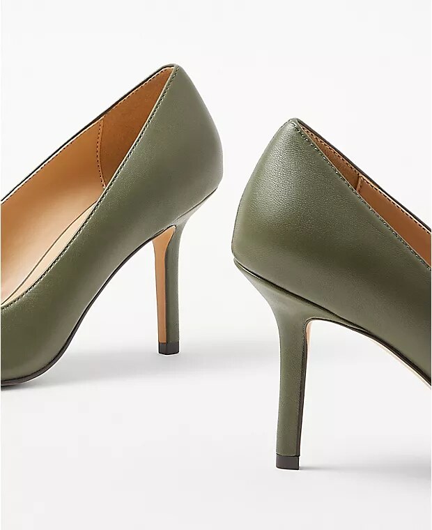 olive heel detail