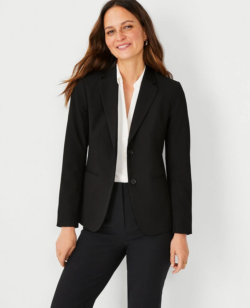 Seasonless Stretch Suiting