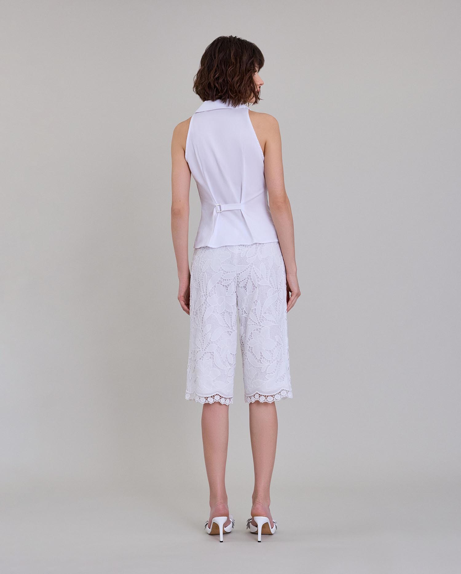 back view showing the clean shoulder line