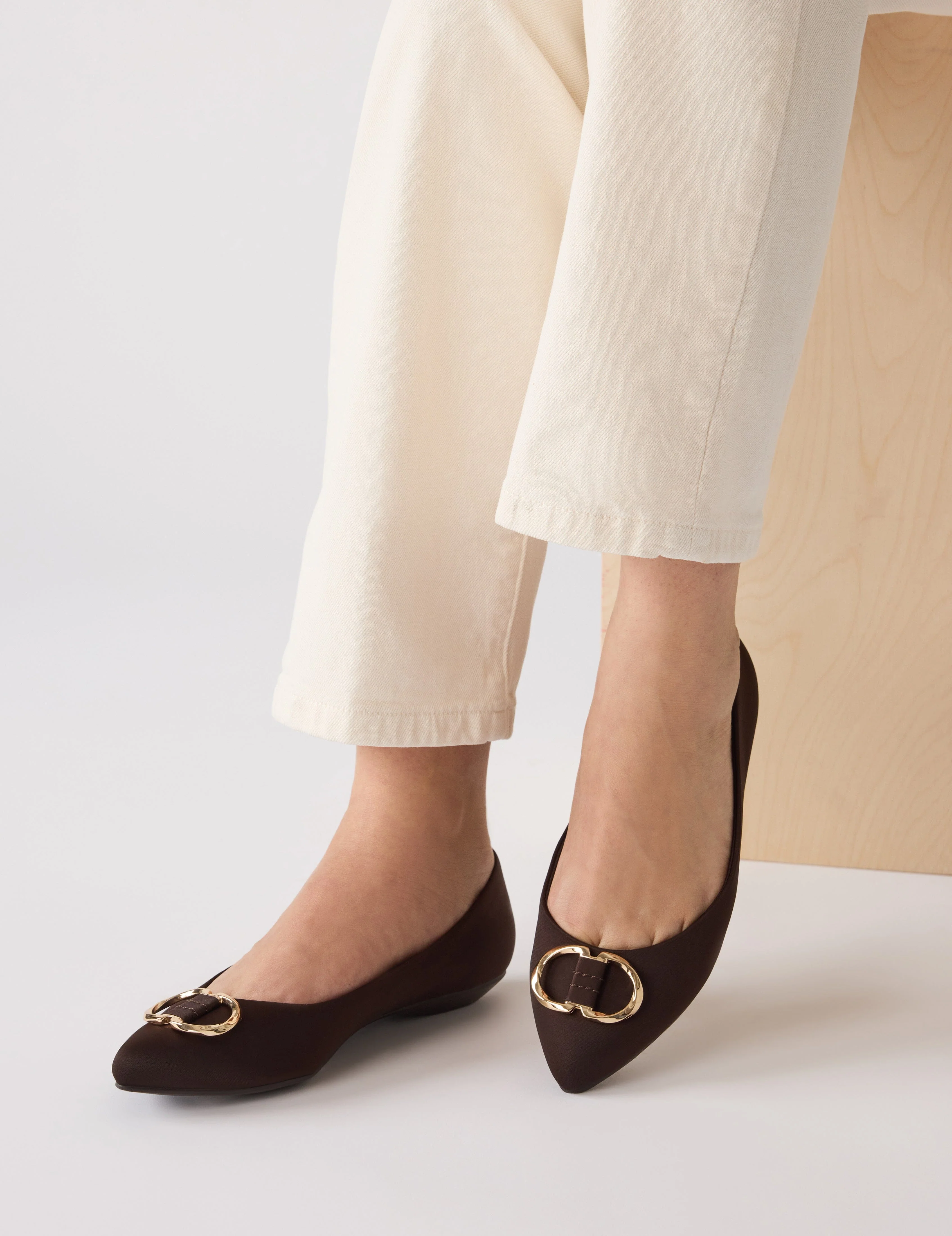Oswego Flat Shoe