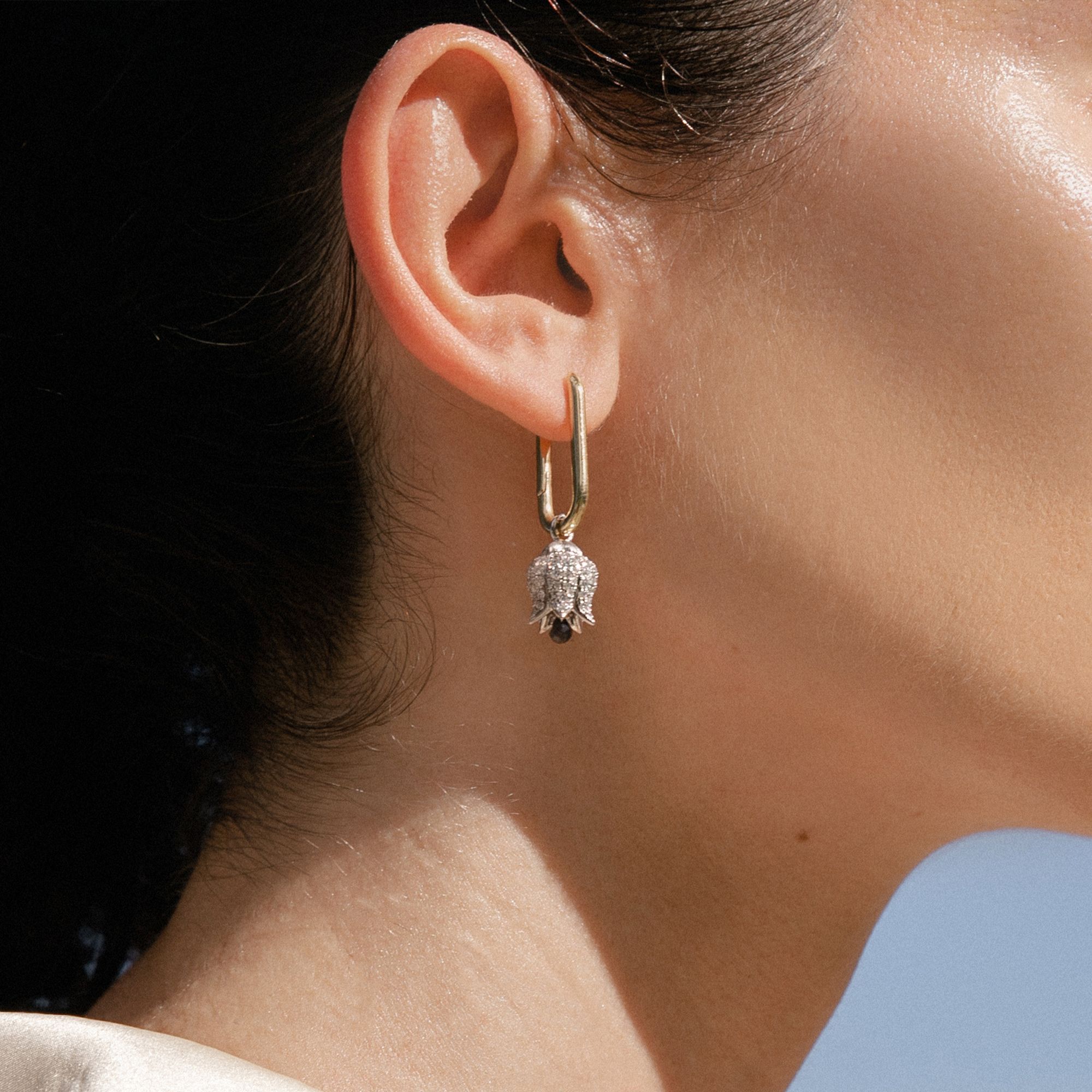 Tulips Drop Earrings detail 2
