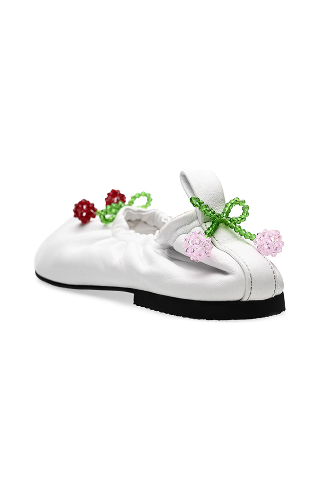 Side view of the leather flats