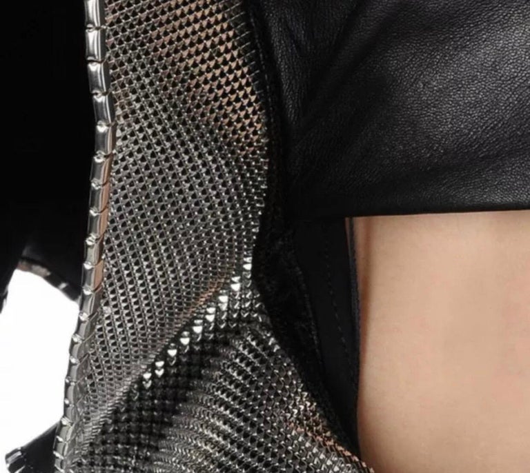 Detail closeup of the silver-tone mesh edge