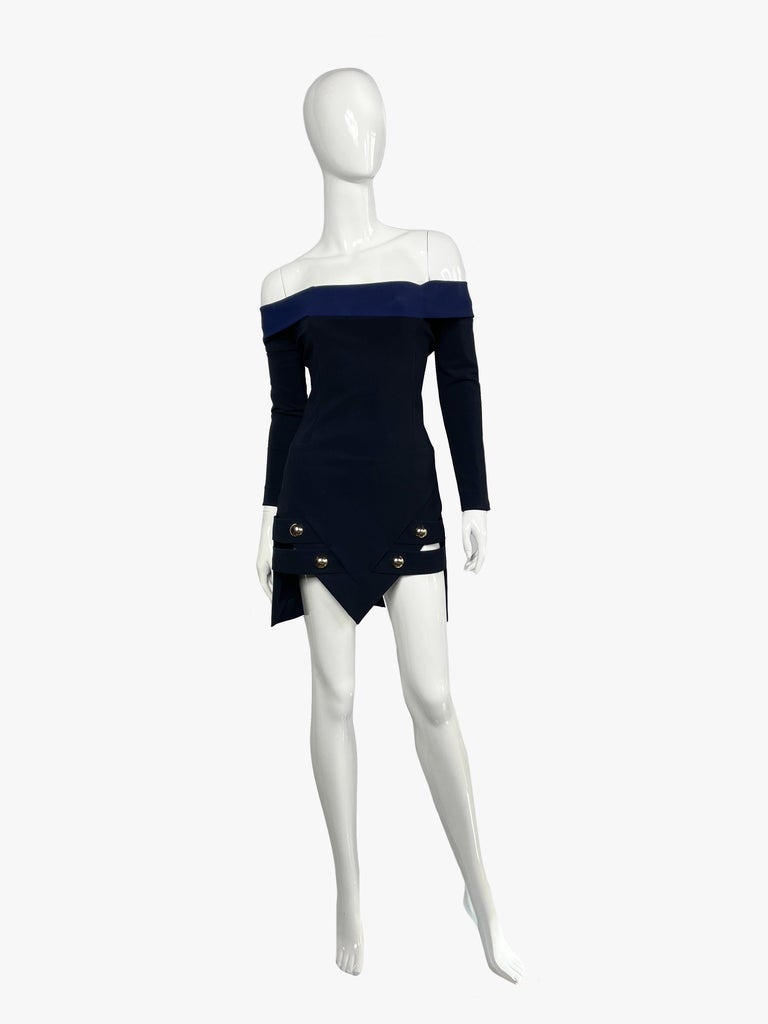 Front mannequin view with blue neckline band