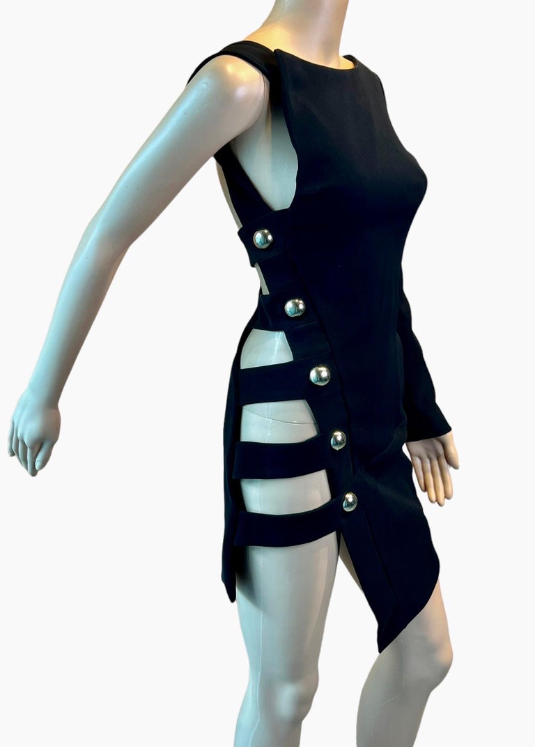 Side view showing the waist cutouts