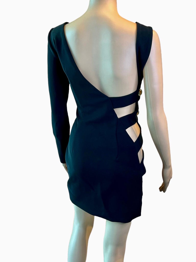 Detail image of the dress construction