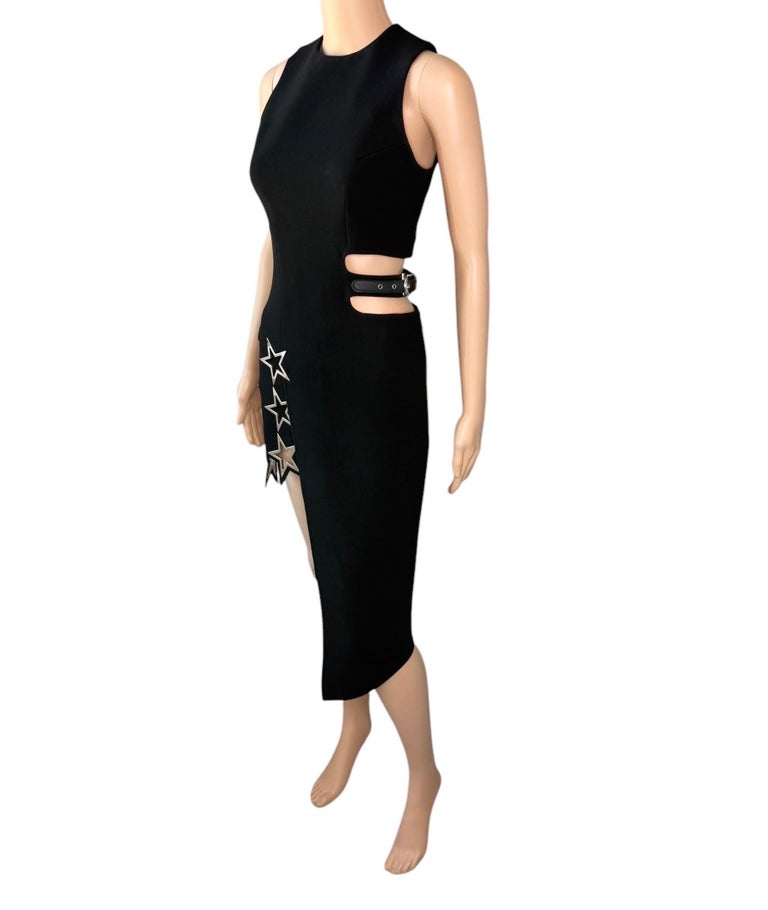 Front mannequin view of the black dress