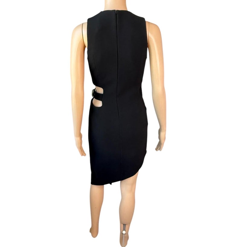 Side view showing the asymmetric hem