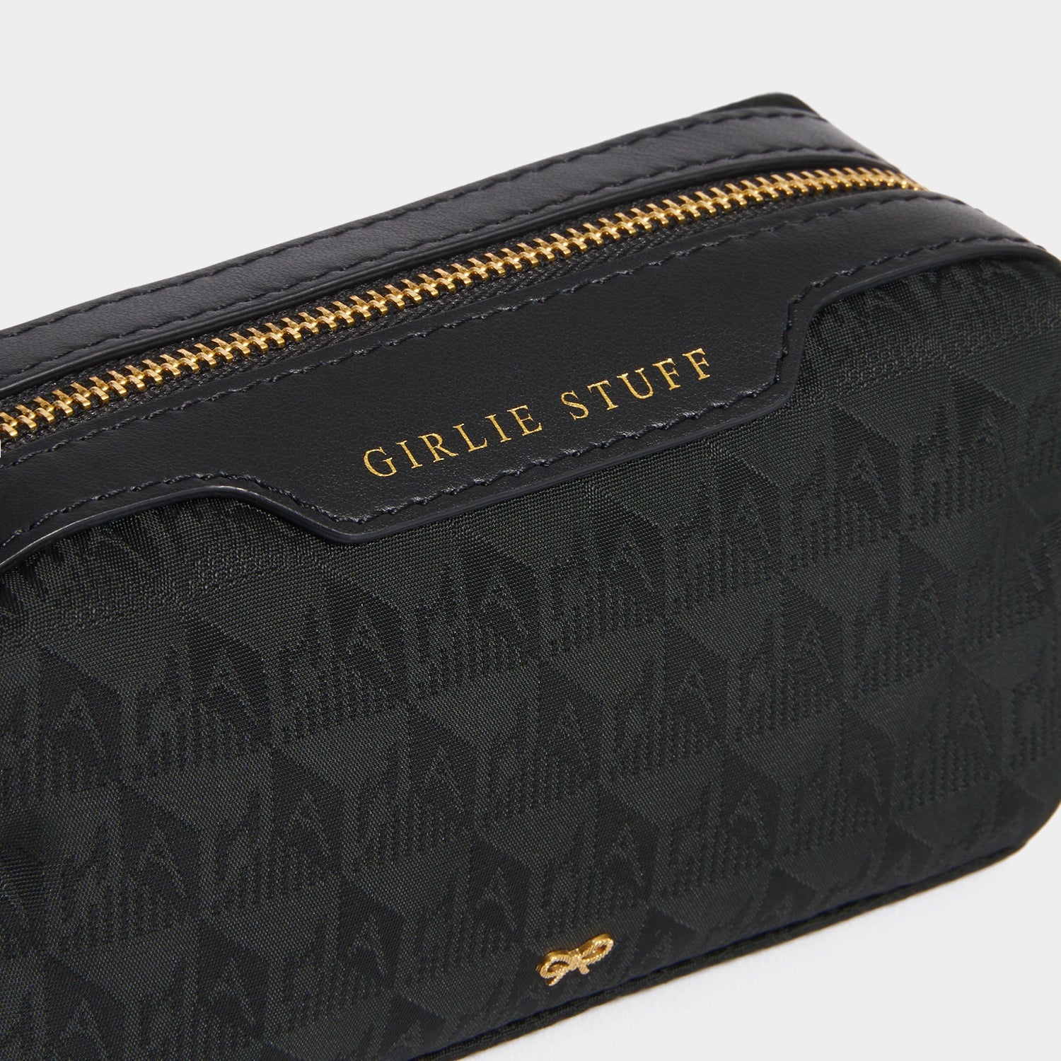 Smooth-leather trim and zip detail