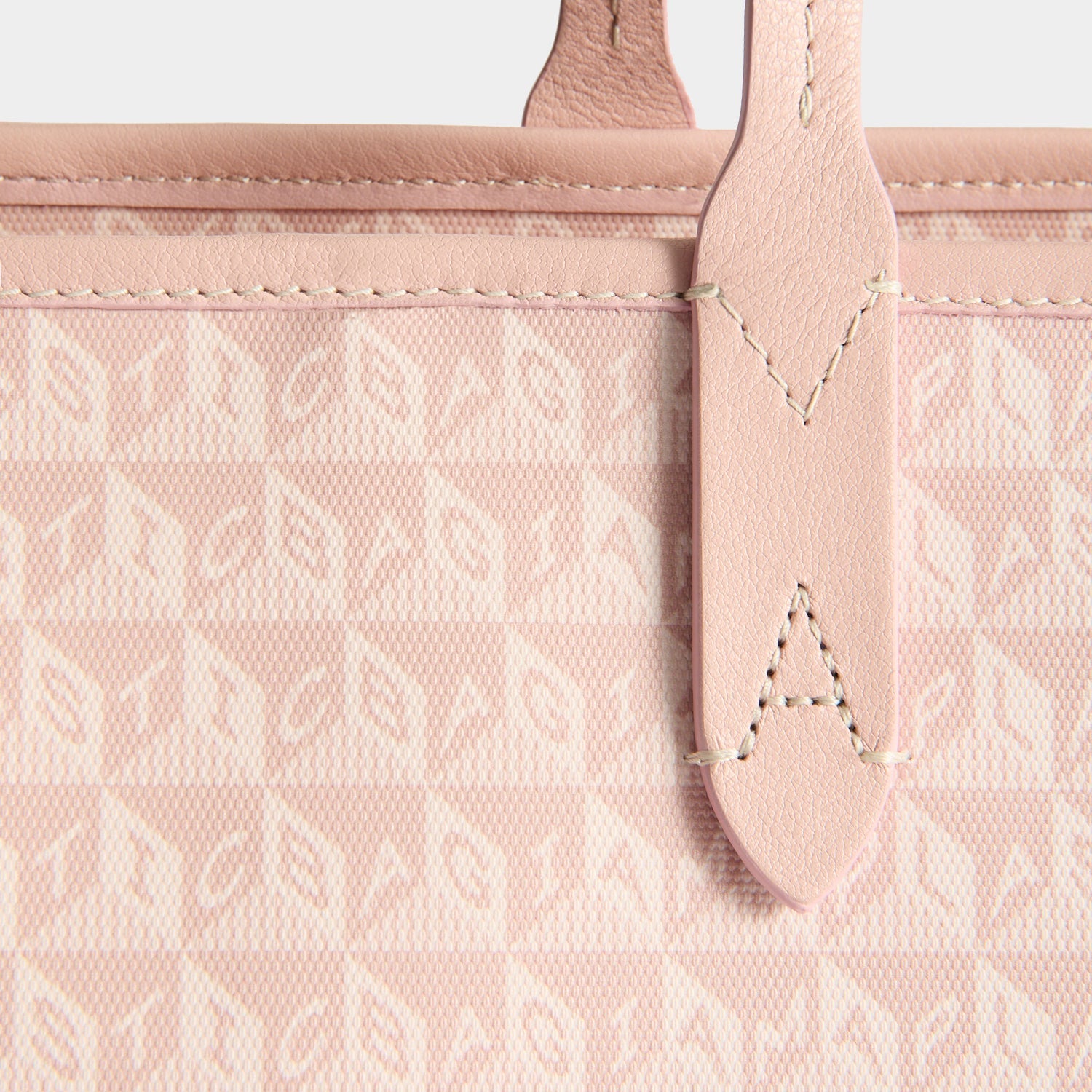 Side view with smooth leather trim