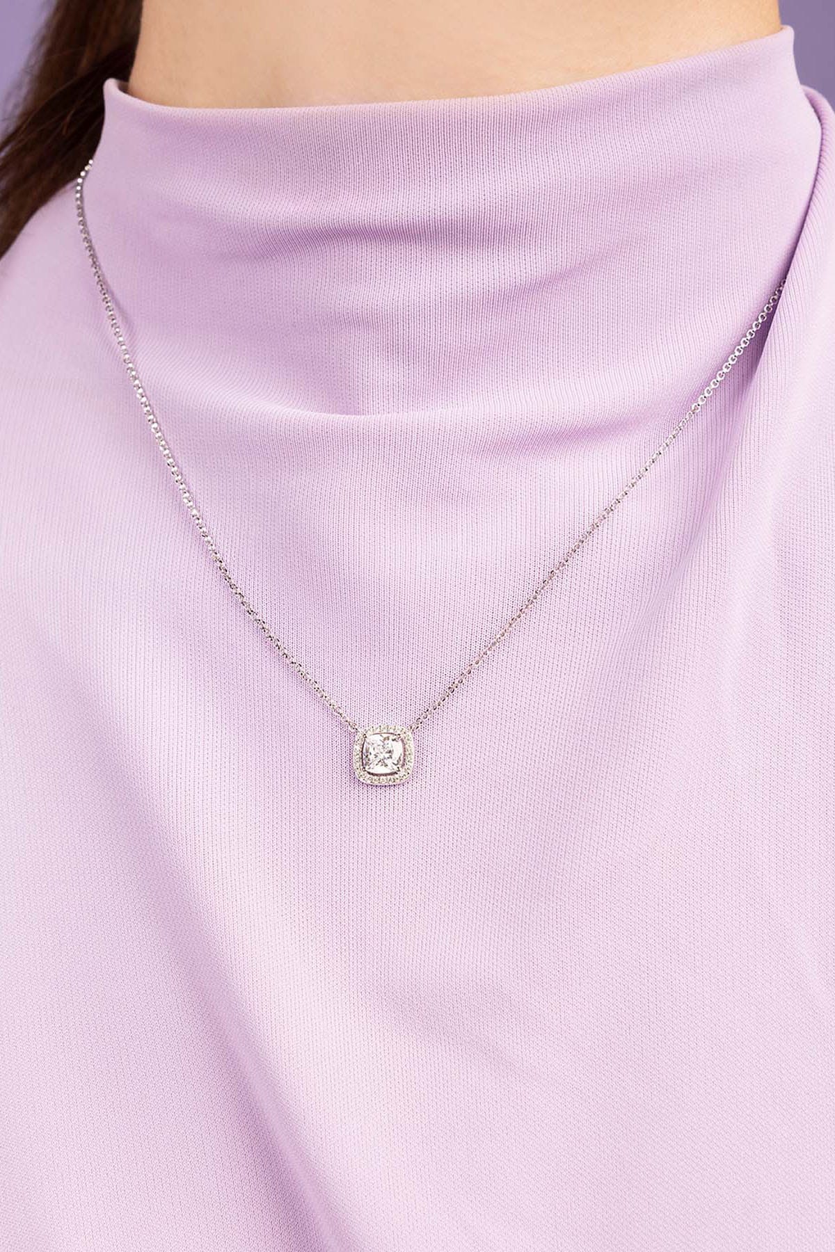 Necklace Éclat from the same official line